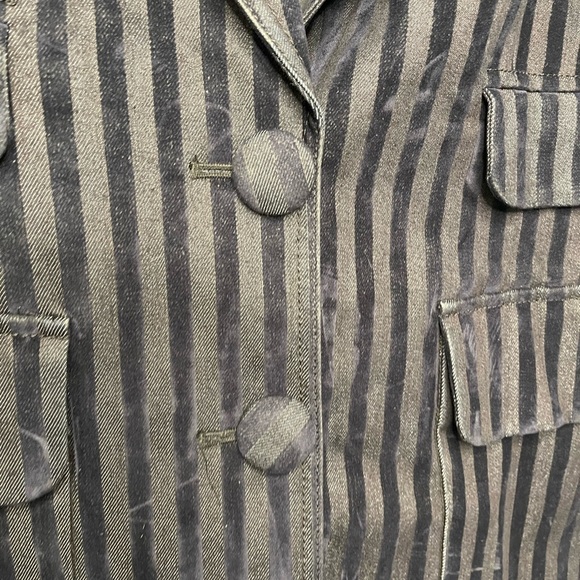 Blazer - Picture 4 of 8